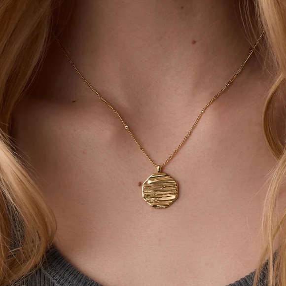 Gorjana sunset coin necklace, 18k gold plated, EUC - Picture 2 of 4